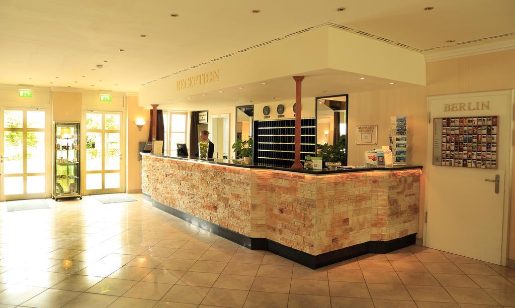 Seehotel Цойтен Экстерьер фото